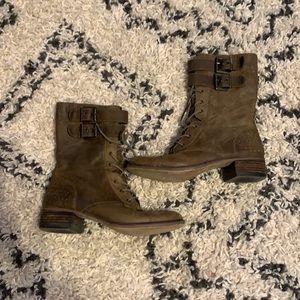 Steve Madden Mix-Up women’s combat boot olive